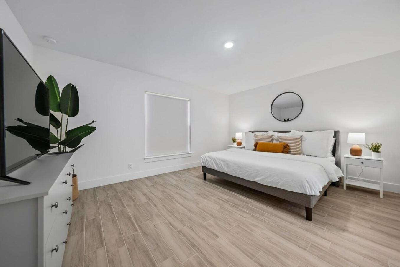 New! Few Minutes To Downtown, 10 To The Beach! Уест Палм Бийч Екстериор снимка